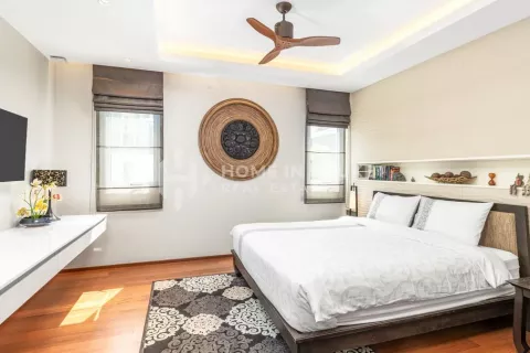 Condo in Phuket, Thailand, 3 bedrooms  № 131484 - photo 18