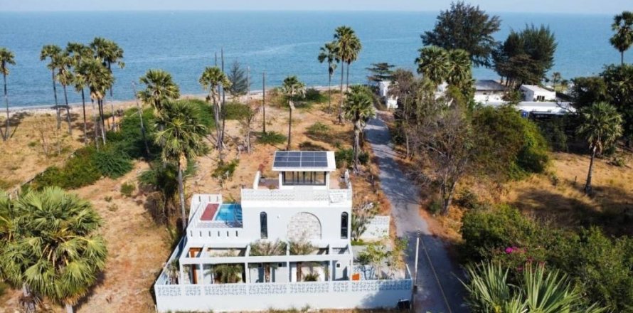 Villa in Hua Hin, Thailand 4 bedrooms № 120603