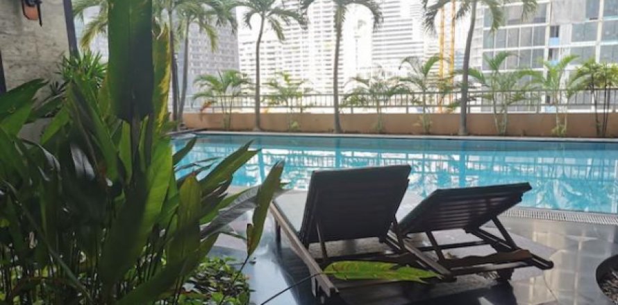 Apartment in Bangkok, Thailand 2 bedrooms № 109621