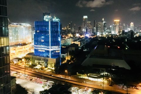 Condo in Bangkok, Thailand, 2 bedrooms  № 143789 - photo 8