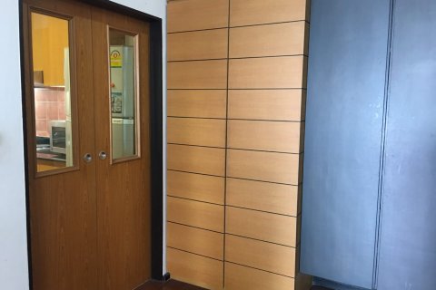 Condo in Bangkok, Thailand, 3 bedrooms  № 143785 - photo 7