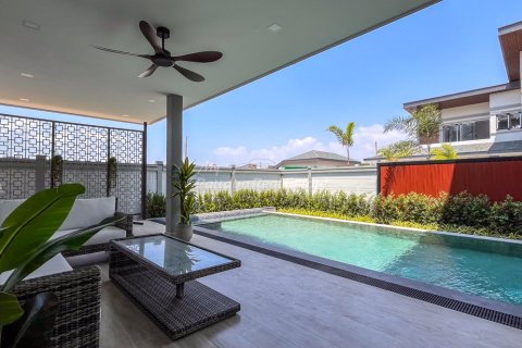 Дом в Паттайе, Таиланд с 4 спальнями  № 125732 - фото 2