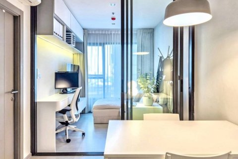 Condo in Bangkok, Thailand, 1 bedroom  № 120344 - photo 3