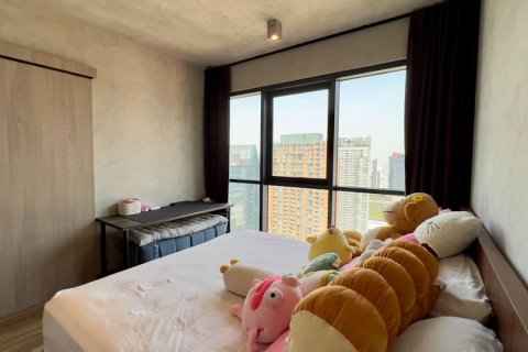 Condo in Bangkok, Thailand, 2 bedrooms  № 143237 - photo 13