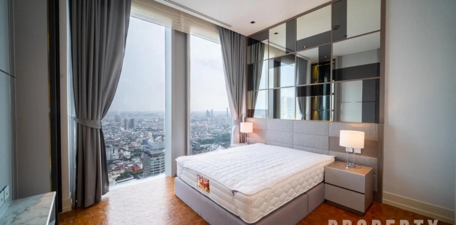 Condo in Bang Rak, Bangkok, Thailand, 2 bedrooms  № 123833