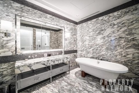 Condo in Bang Rak, Bangkok, Thailand, 2 bedrooms  № 123833 - photo 9