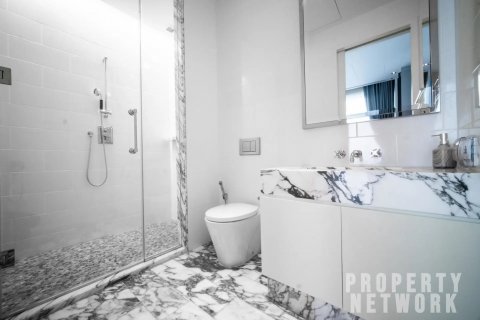 Condo in Bang Rak, Bangkok, Thailand, 2 bedrooms  № 123833 - photo 2