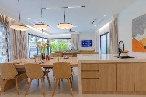 Villa in Bang Tao, Thailand 3 bedrooms № 144509 - photo 8