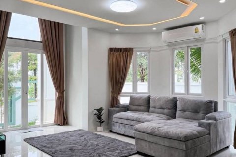 House in Ko Kaeo, Thailand 3 bedrooms № 132904 - photo 2