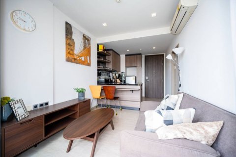 Condo in Bangkok, Thailand, 1 bedroom  № 132900 - photo 1
