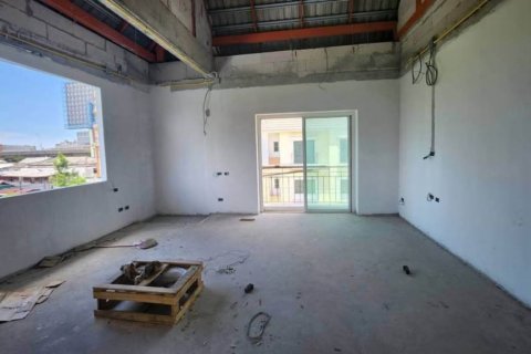 Дом в Бангкоке, Таиланд с 4 спальнями  № 132899 - фото 3