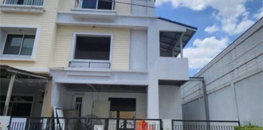 Дом в Бангкоке, Таиланд с 4 спальнями  № 132899