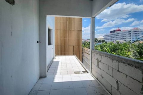 Дом в Бангкоке, Таиланд с 4 спальнями  № 132899 - фото 5