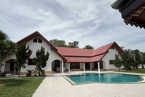 Вилла в Хуа Хине, Таиланд с 3 спальнями № 132941 - фото 1