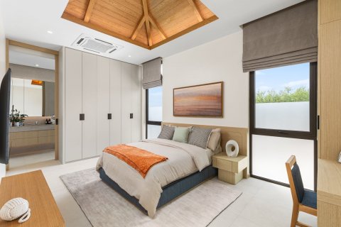 Villa in Bang Tao, Thailand 4 bedrooms № 74283 - photo 19