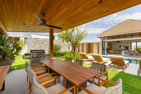 Villa in Bang Tao, Thailand 4 bedrooms № 74283 - photo 6