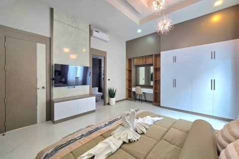 Villa in Pattaya, Thailand 3 bedrooms № 123309 - photo 14