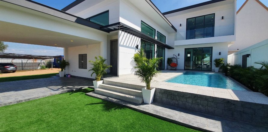 Villa in Pattaya, Thailand 3 bedrooms № 123308
