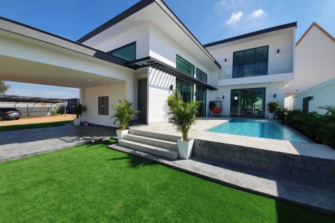 Chalet de 3 dormitorios en Pattaya, Tailandia № 123308