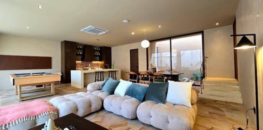 Вилла в Паттайе, Таиланд с 5 спальнями  № 132591