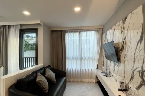 Condo in Din Daeng, Bangkok, Thailand, 2 bedrooms  № 132594 - photo 1