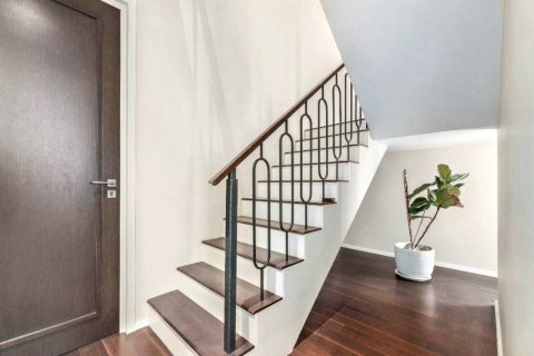 Дуплекс в Бангкоке, Таиланд с 3 спальнями  № 132814 - фото 2