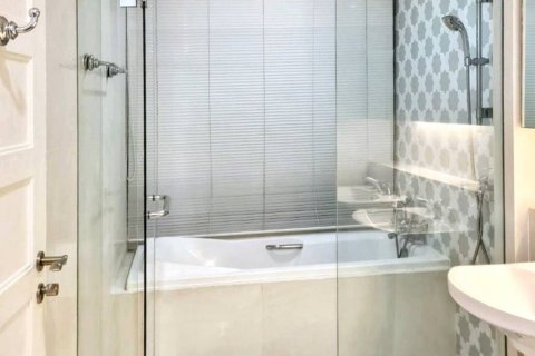 Condo in Bangkok, Thailand, 2 bedrooms  № 132820 - photo 7