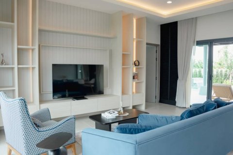 Villa in Hua Hin, Thailand 3 bedrooms № 132817 - photo 6