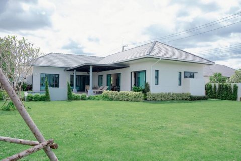 Villa in Hua Hin, Thailand 3 bedrooms № 132817 - photo 4