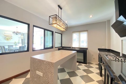 Дом в Чиангмае, Таиланд с 5 спальнями  № 80607 - фото 17