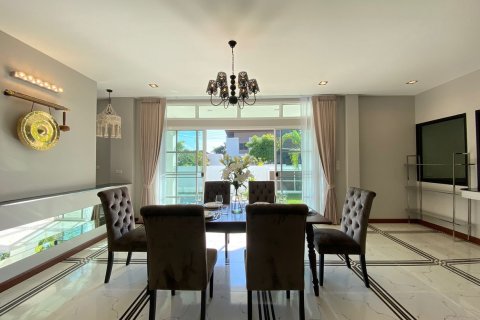 House in Chiang Mai, Thailand 5 bedrooms № 80607 - photo 8