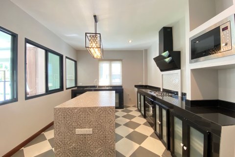 Maison à Chiang Mai, Thaïlande 5 chambres № 80607 - photo 16