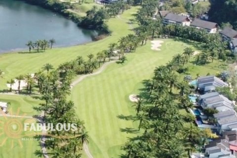 Villa in Kathu, Thailand 3 bedrooms № 124362 - photo 1