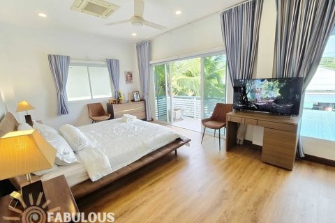 Villa in Kathu, Thailand 4 bedrooms № 124366 - photo 11