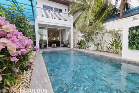 Villa in Kathu, Thailand 4 bedrooms № 124366 - photo 1