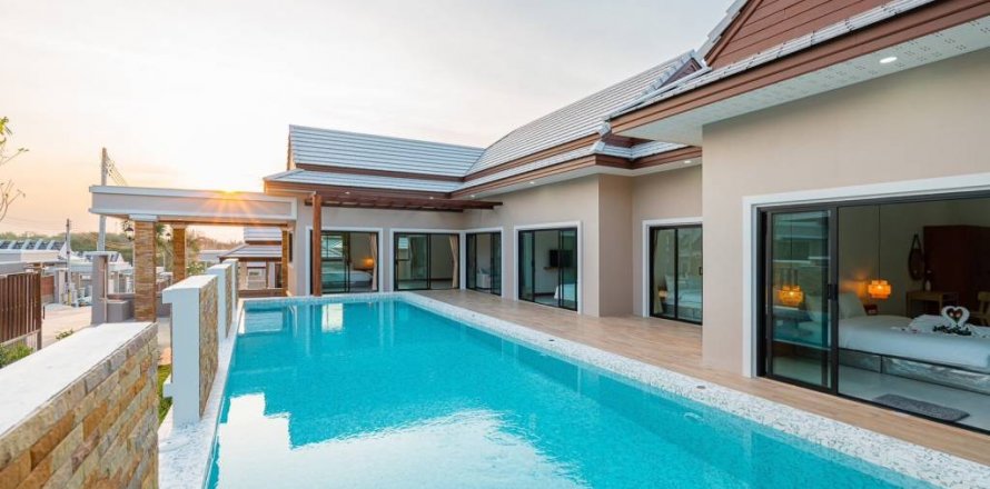 Villa in Pran Buri, Thailand 3 bedrooms № 104786