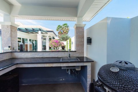 Villa in Hua Hin, Thailand 4 bedrooms № 121026 - photo 9