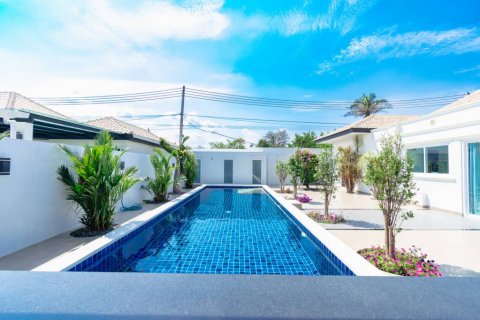 Villa in Hua Hin, Thailand 4 bedrooms № 121026 - photo 6
