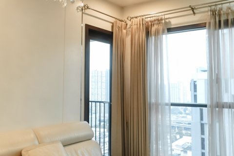 Condo in Phra Khanong, Bangkok, Thailand, 1 bedroom  № 143253 - photo 2