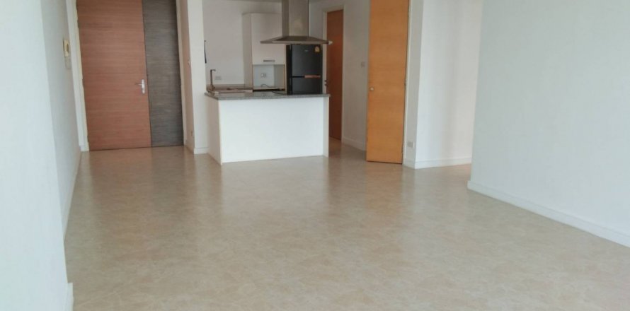 Condo in Bangkok, Thailand, 2 bedrooms  № 143256