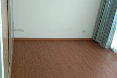Condo in Bangkok, Thailand, 2 bedrooms  № 143256 - photo 9