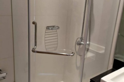 Condo in Bangkok, Thailand, 2 bedrooms  № 143256 - photo 14