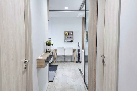 Condo in Bangkok, Thailand, 2 bedrooms  № 143259 - photo 16