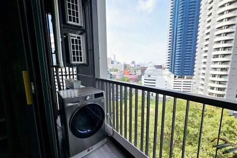 Condo in Bangkok, Thailand, 2 bedrooms  № 143259 - photo 19