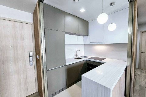 Condo in Bangkok, Thailand, 2 bedrooms  № 143259 - photo 13