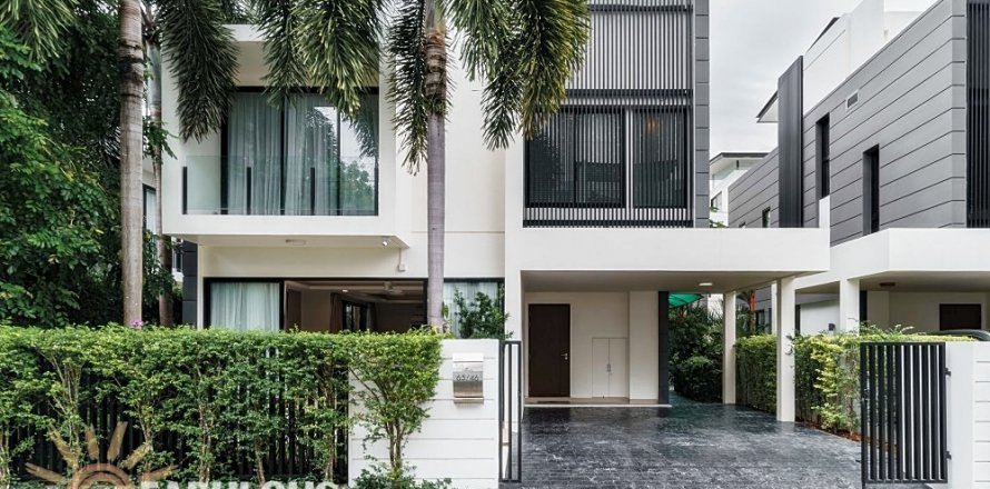 Villa in Phuket, Thailand 5 bedrooms № 124327