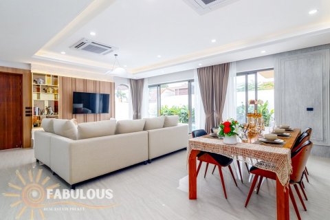 Villa in Phuket, Thailand 4 bedrooms № 124326 - photo 16