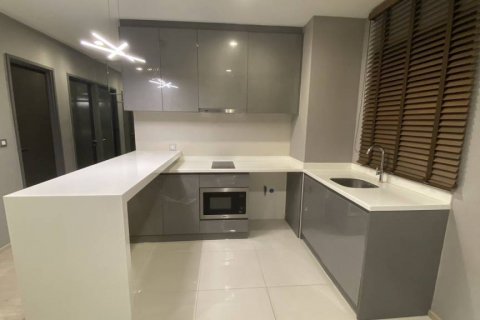 Condo in Bangkok, Thailand, 2 bedrooms  № 86557 - photo 2