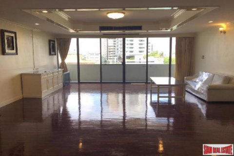 Квартира в Бангкоке, Таиланд с 5 спальнями  № 125640 - фото 28