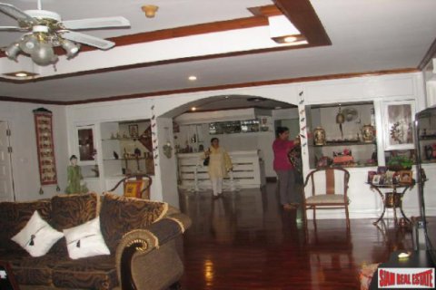 Квартира в Бангкоке, Таиланд с 5 спальнями  № 125640 - фото 17